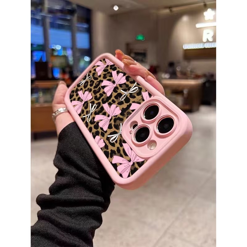 غطاء هاتف بنقشة الفهد مع فيونك - مراجعة Apple Iphone 16 وسعره